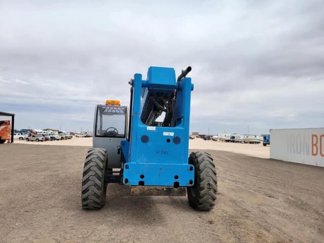 Image of Genie GTH-844 equipment image 3