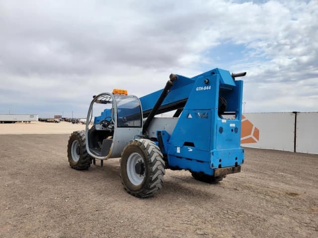 Image of Genie GTH-844 equipment image 2