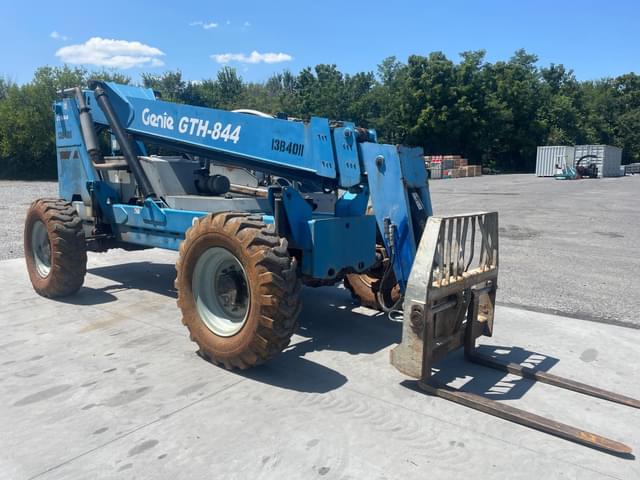 Image of Genie GTH844 equipment image 3