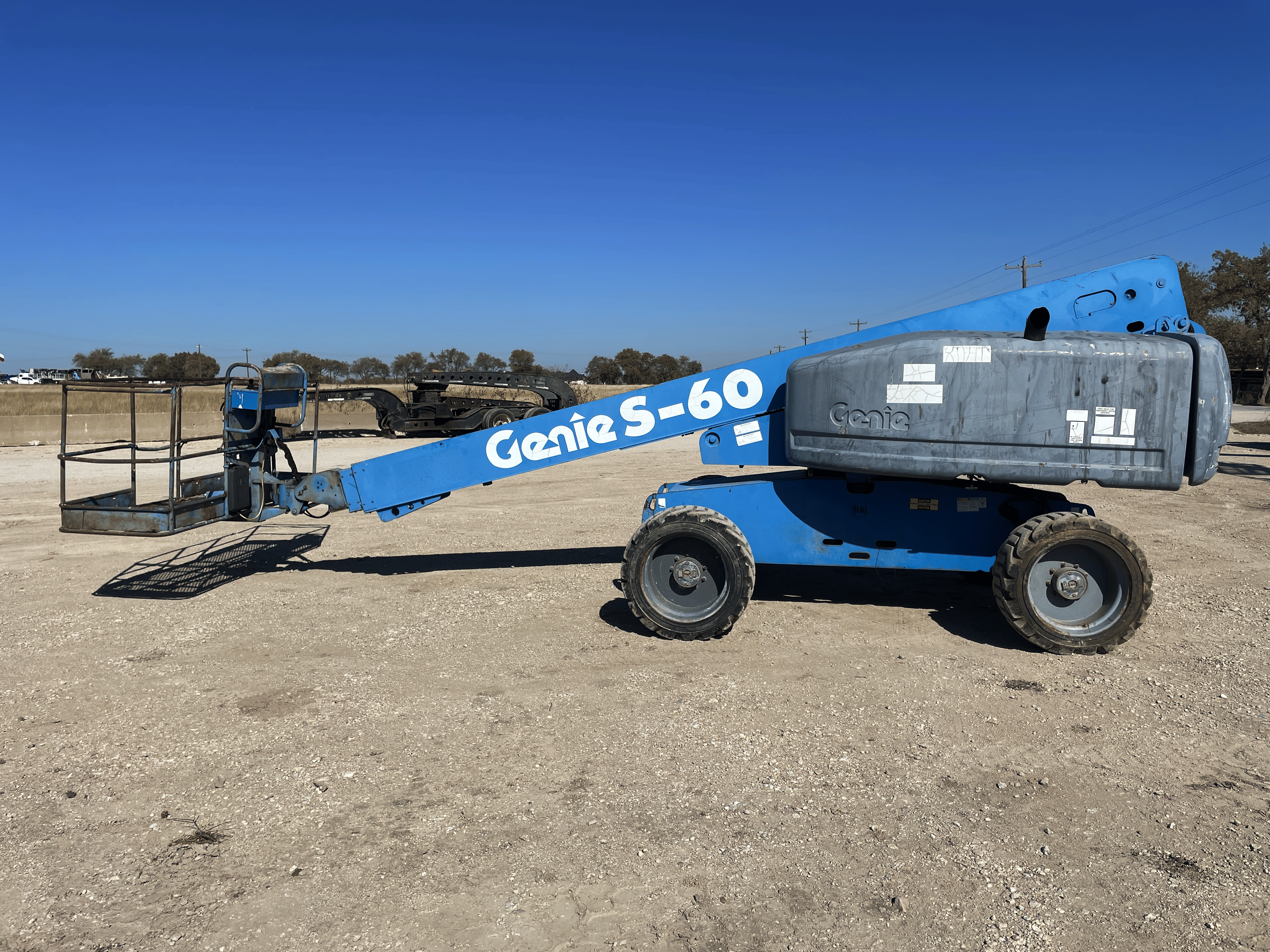 2006 Genie S-60 Equipment Image0