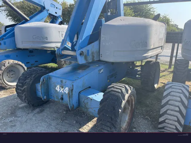 Image of Genie S-60 equipment image 2