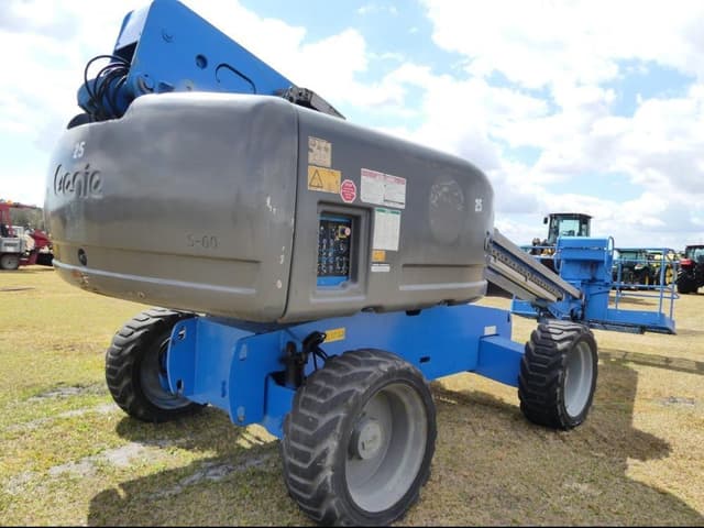 Image of Genie S60 equipment image 2