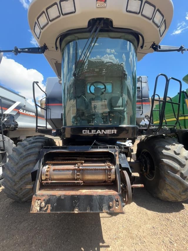 Image of Gleaner R65 equipment image 4
