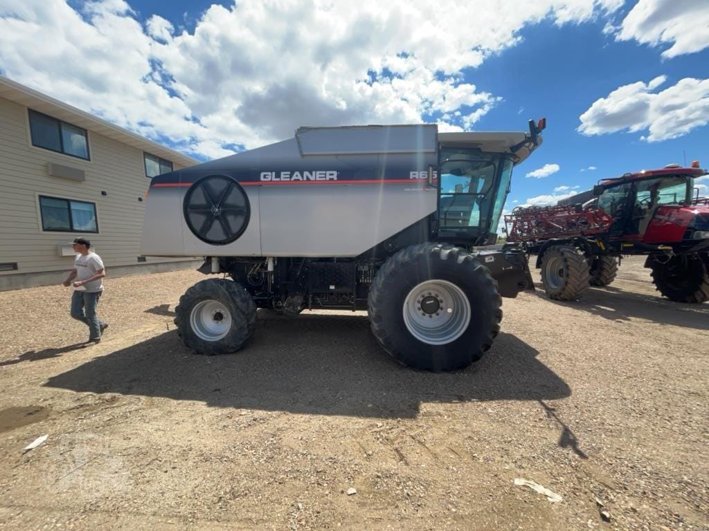 2006 Gleaner R65 Equipment Image0
