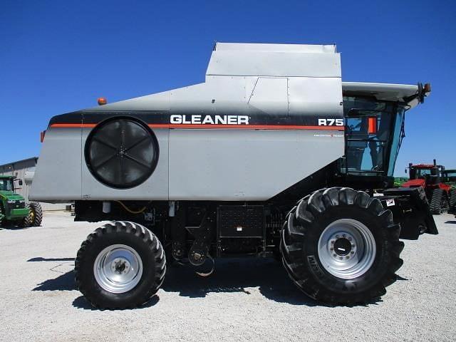 Image of Gleaner R75 equipment image 3