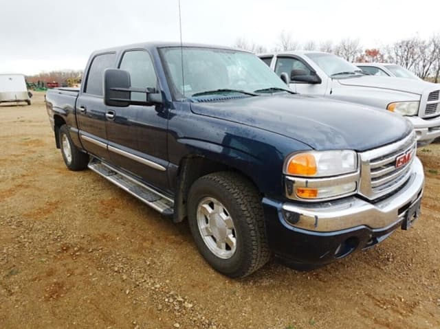 Image of GMC Sierra 1500 equipment image 1