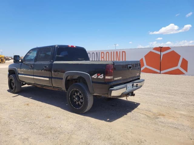 Image of GMC 2500HD equipment image 2