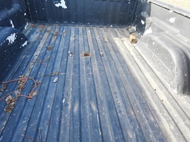 Image of GMC 2500HD equipment image 4