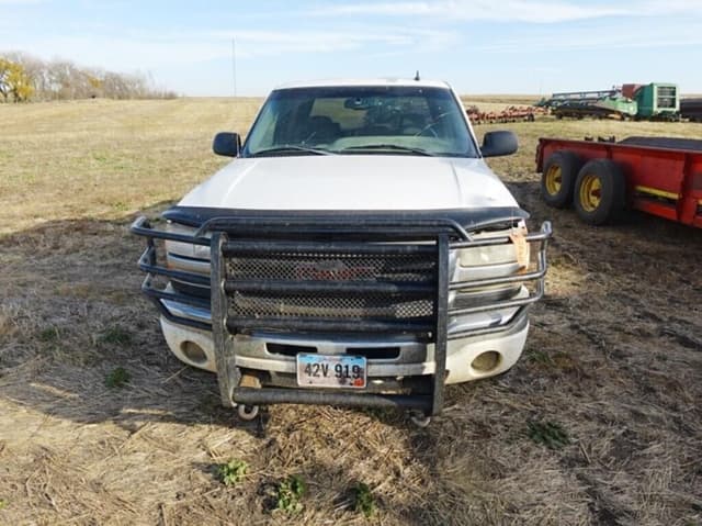 Image of GMC 2500HD equipment image 1