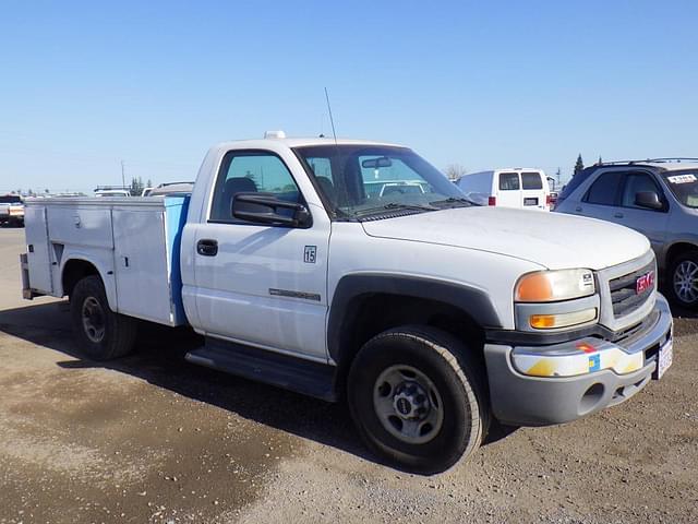 Image of GMC 2500HD equipment image 1