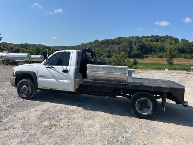Image of GMC 3500 equipment image 1