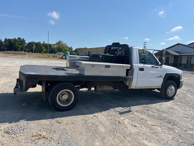 Image of GMC 3500 equipment image 4
