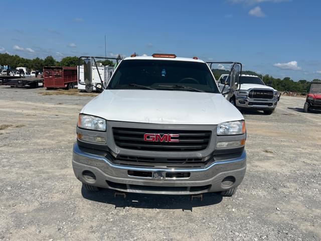 Image of GMC 3500 equipment image 2