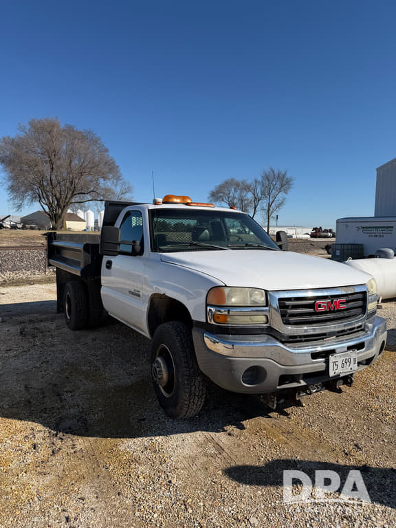 Image of GMC 3500 equipment image 1