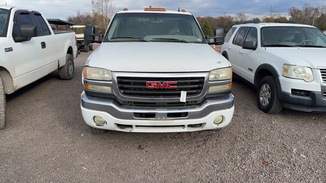 Image of GMC 3500 equipment image 1