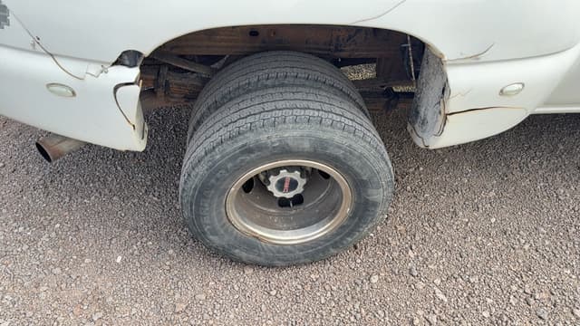 Image of GMC 3500 equipment image 4