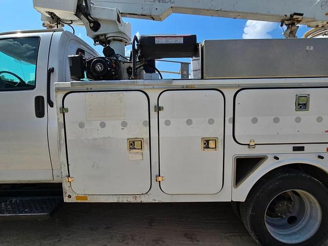 Image of GMC 4500 equipment image 4