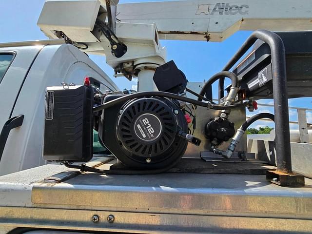 Image of GMC 4500 equipment image 3
