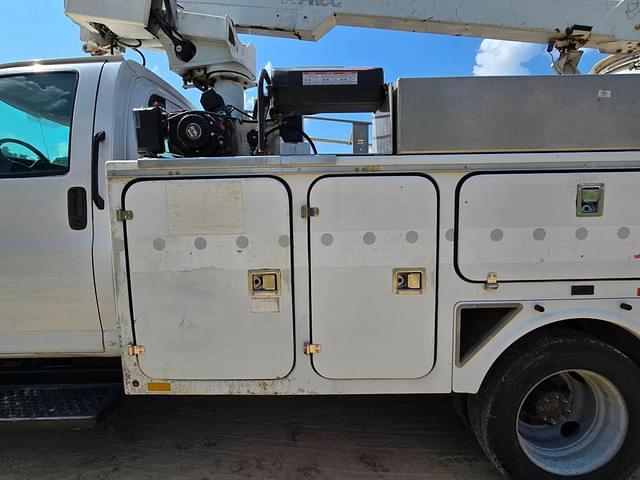 Image of GMC 4500 equipment image 4