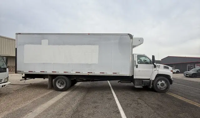 Image of GMC 6500 equipment image 4
