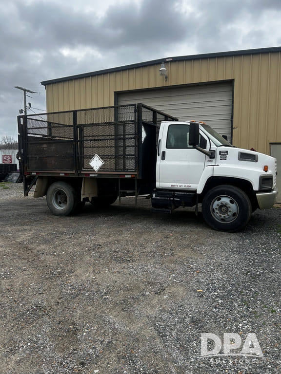 2006 GMC 6500 Equipment Image0