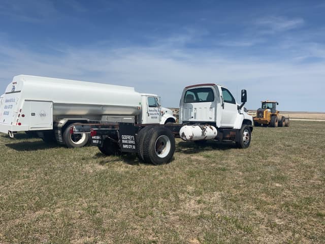 Image of GMC 7500 equipment image 4