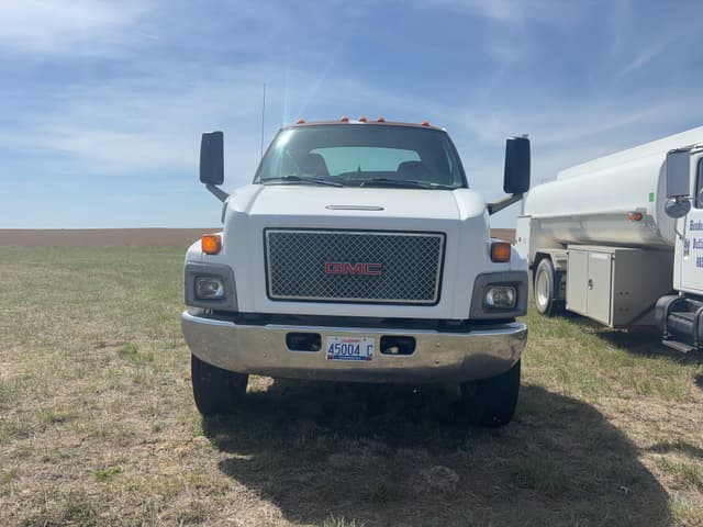 Image of GMC 7500 equipment image 2
