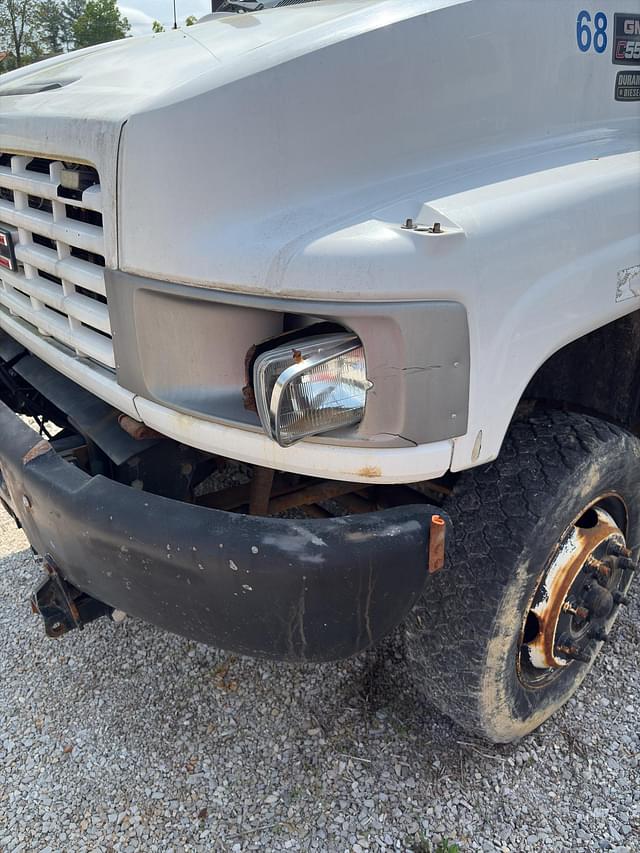 Image of GMC C6500 equipment image 3