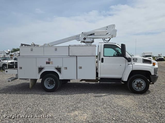 Image of GMC C5500 equipment image 3