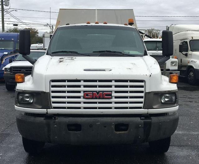 Image of GMC C5500 equipment image 2