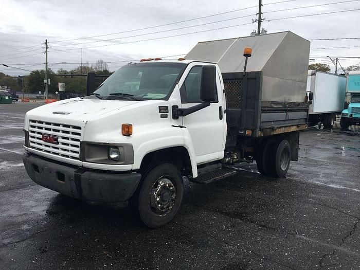 2006 GMC C5500 Equipment Image0