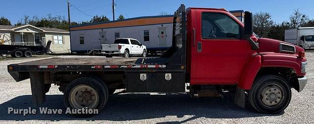 Image of GMC C5500 equipment image 3