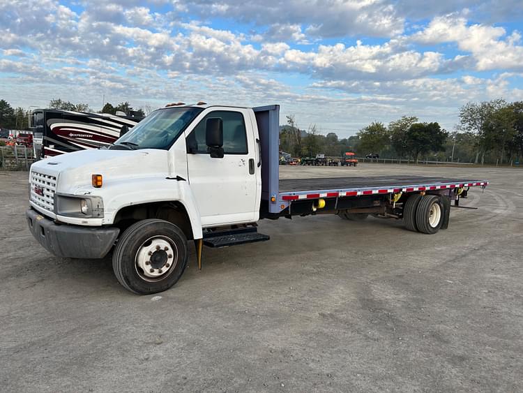 SOLD - 2006 GMC C5500 Other Equipment Trucks | Tractor Zoom