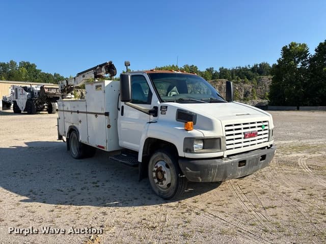 Image of GMC C5500 equipment image 2