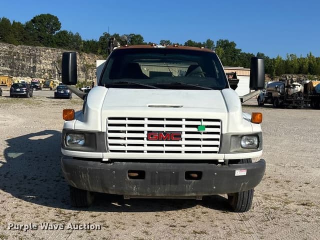 Image of GMC C5500 equipment image 1