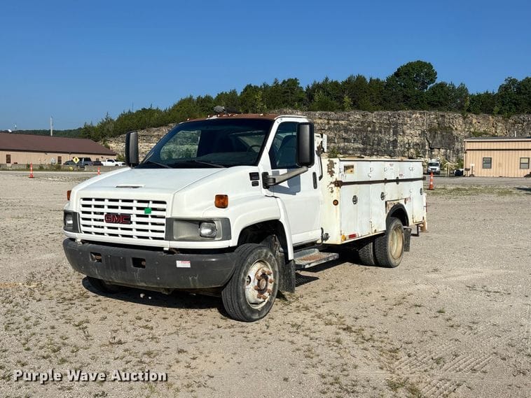 2006 GMC C5500 Equipment Image0