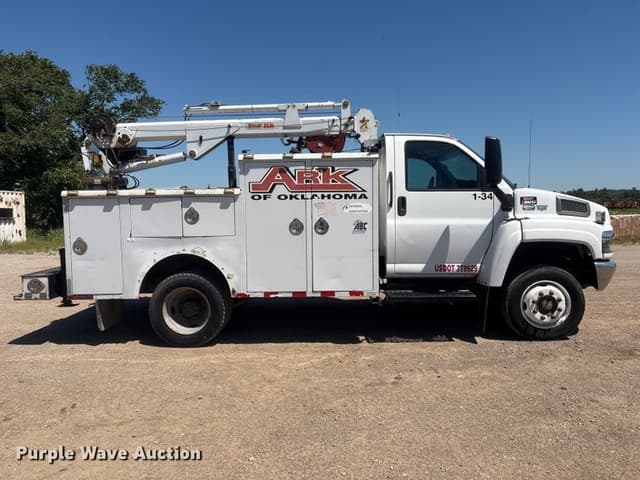 Image of GMC C5500 equipment image 3