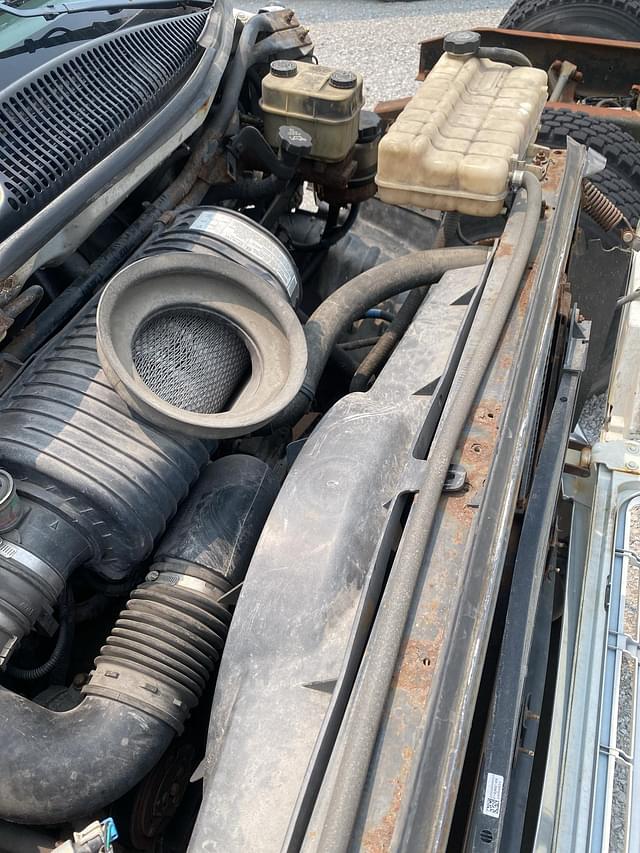 Image of GMC C6500 equipment image 2