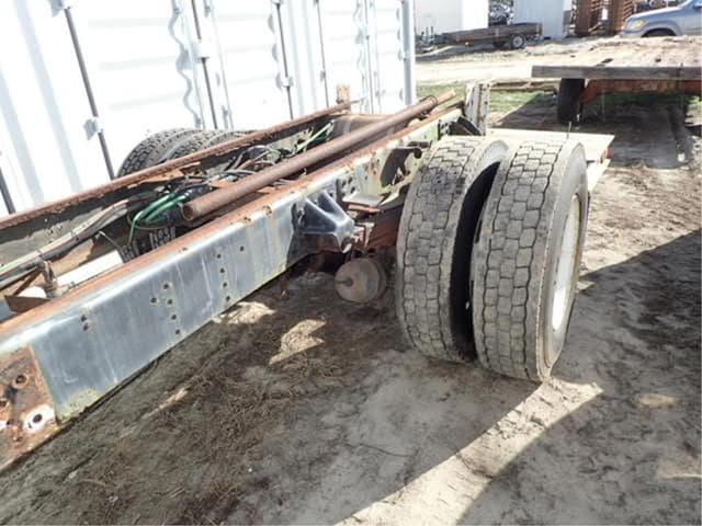 Image of GMC C7500 equipment image 4