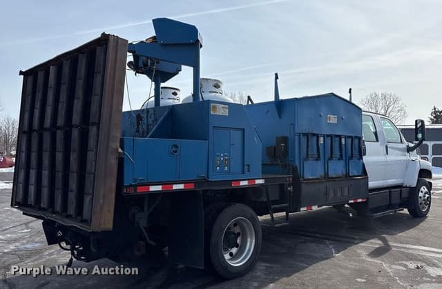 Image of GMC C7500 equipment image 4
