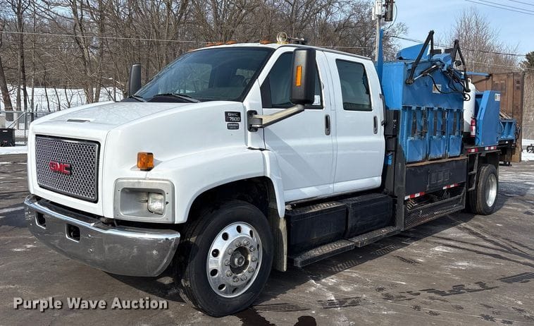 2006 GMC C7500 Equipment Image0