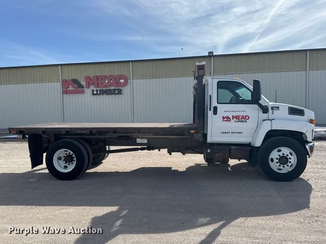 Image of GMC C7500 equipment image 3