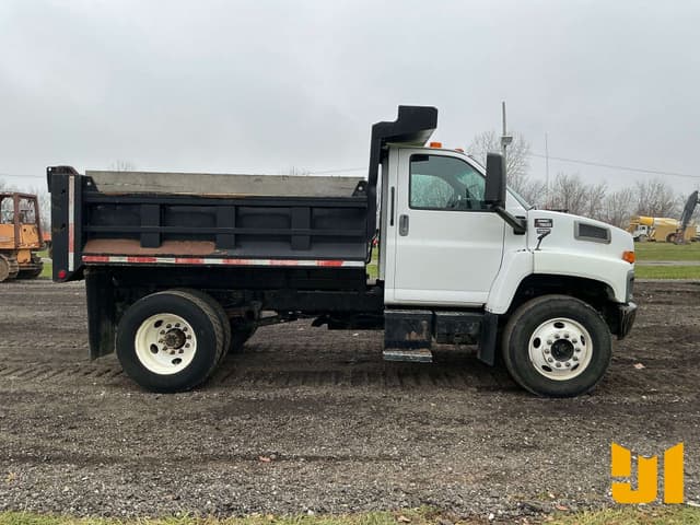 Image of GMC C7500 equipment image 3