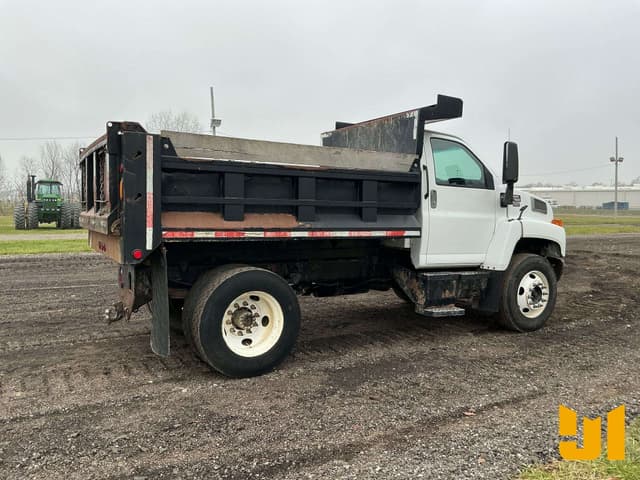 Image of GMC C7500 equipment image 4