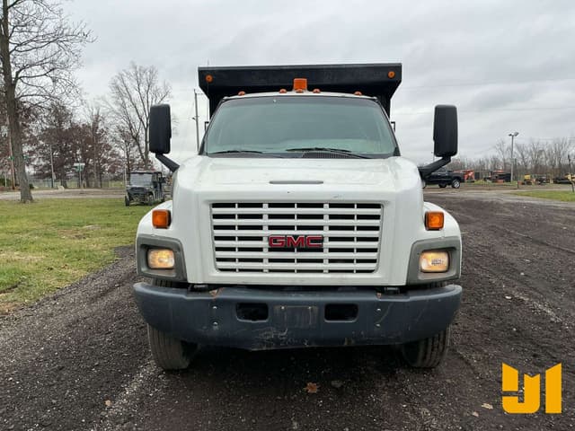 Image of GMC C7500 equipment image 1