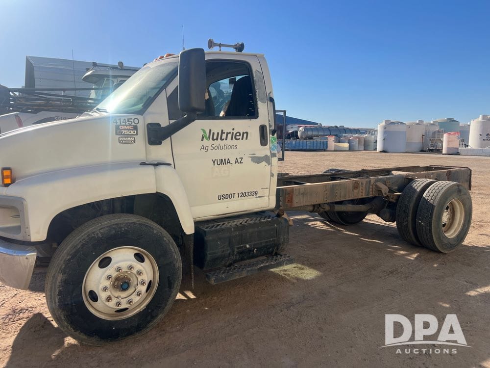 2006 GMC C7500 Equipment Image0