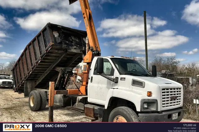 Image of GMC C8500 equipment image 2