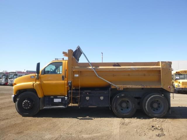 Image of GMC C8500 equipment image 4