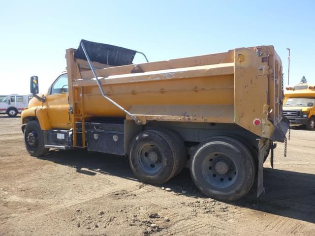 Image of GMC C8500 equipment image 3