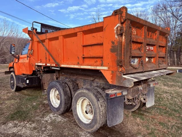 Image of GMC C8500 equipment image 4